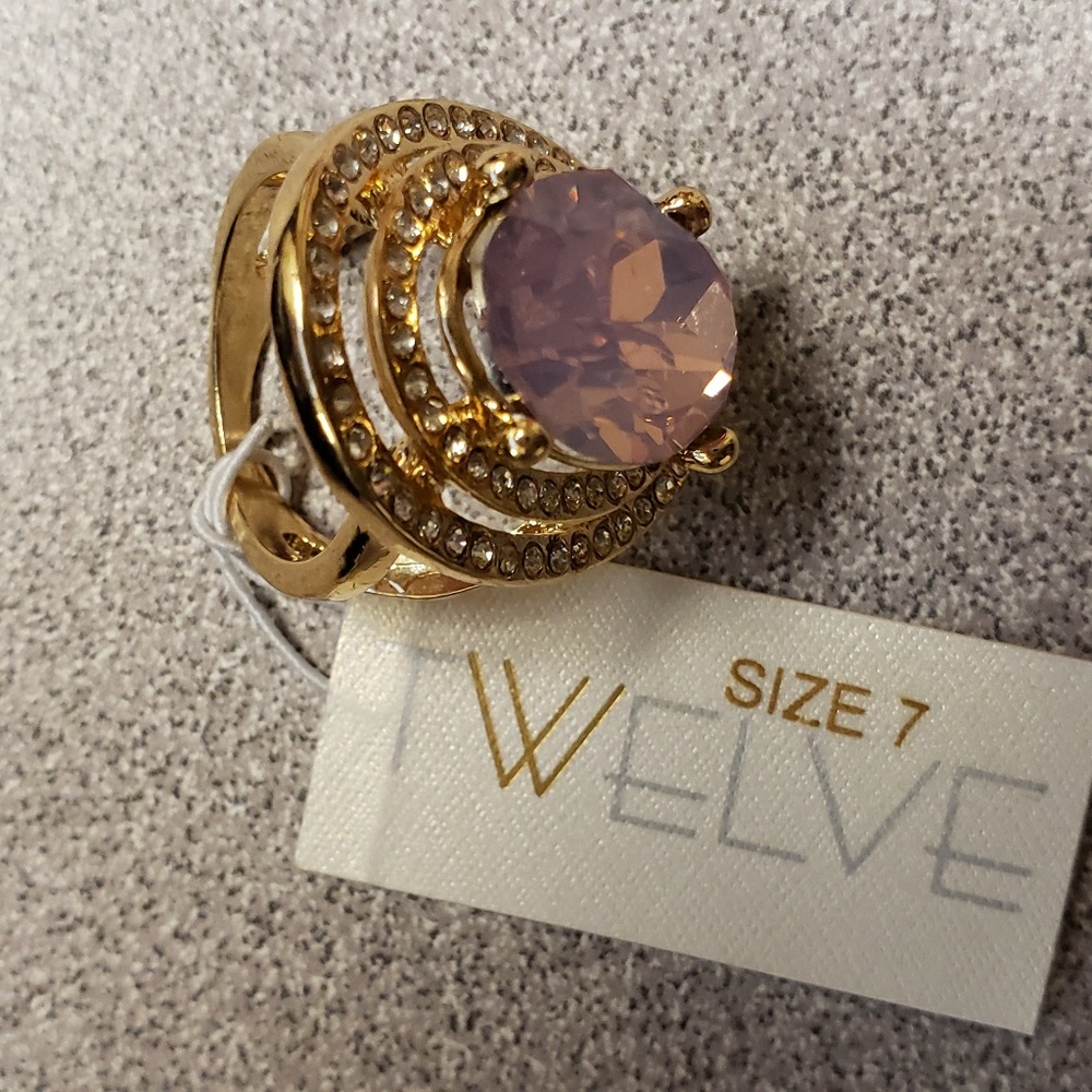 Jewelry - Picture 2 of 3